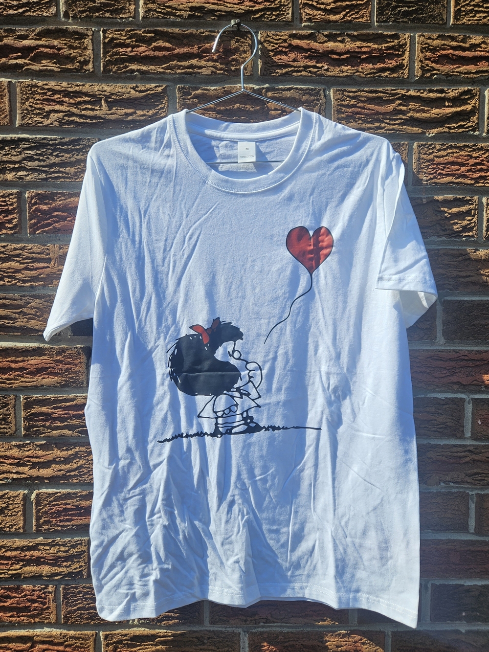Mafalda Red Heart Balloon Graphic T-Shirt White Medium NWOT